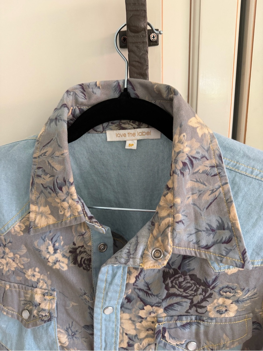 Anthropologie Love The Label Floral Chambray Western Button-Down Shirt (121) - Picture 6 of 7